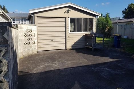 Photo of property in 12 Mickle Street, Te Atatu South, Auckland, 0610
