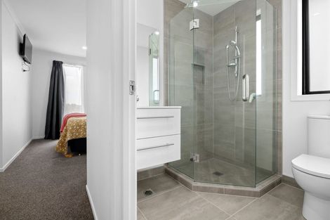 Photo of property in 1/51 Cabourne Drive, Glenview, Hamilton, 3206