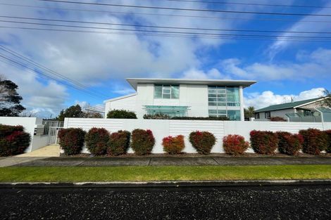 Photo of property in 22 Oriental Street, Welbourn, New Plymouth, 4312
