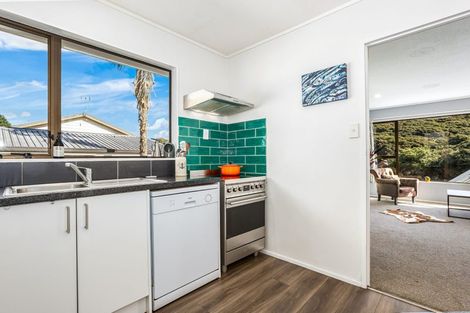 Photo of property in 49b Albatross Close, Whitby, Porirua, 5024