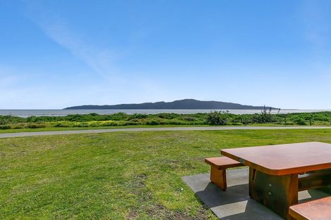 Photo of property in Ocean Apartments, 44-46 Marine Parade, Paraparaumu Beach, Paraparaumu, 5032