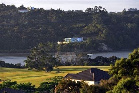 Photo of property in 116 Kittiwake Drive, Schnapper Rock, Auckland, 0632