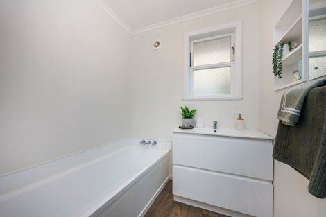 Photo of property in 8 Norwich Place, Awapuni, Palmerston North, 4412