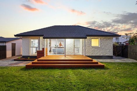 Photo of property in 30a Hooker Avenue, Bryndwr, Christchurch, 8053