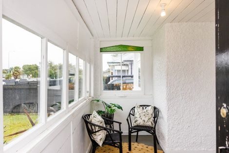 Photo of property in 9 Chelwood Street, Takaro, Palmerston North, 4412