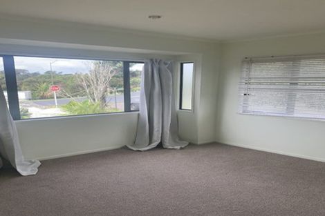 Photo of property in 1 Kittiwake Drive, Schnapper Rock, Auckland, 0632