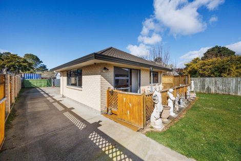 Photo of property in 31-33 Oak Crescent, Ashhurst, 4810