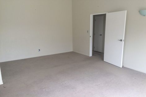 Photo of property in 4 Kereru Rise, Papakura, 2110