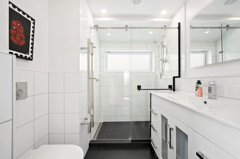Photo of property in 709 Marine Drive, Eastbourne, Lower Hutt, 5013