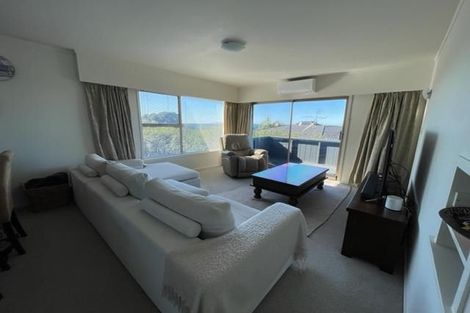 Photo of property in 2/3 Rahopara Street, Castor Bay, Auckland, 0620