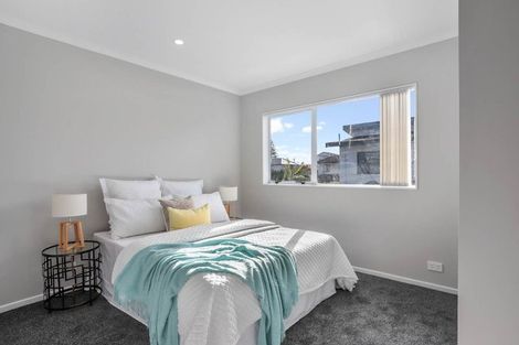 Photo of property in 20a Karamu Street, Te Atatu Peninsula, Auckland, 0610