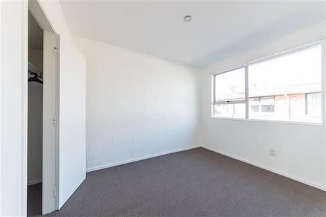Photo of property in 2/80 Portage Road, New Lynn, Auckland, 0600