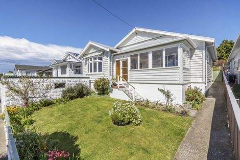 Photo of property in 33 Palm Avenue, Lyall Bay, Wellington, 6022