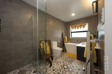 Photo of property in 83 Vinistra Road, Kumeu, 0810