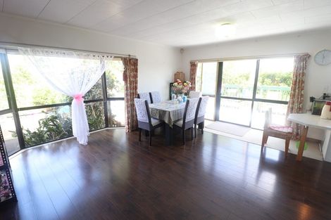 Photo of property in 2/99 Ocean View Road, Hillcrest, Auckland, 0627