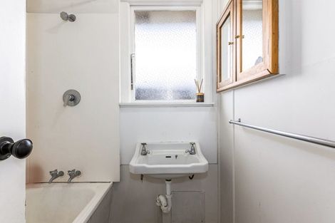 Photo of property in 28 Durham Street, Cannons Creek, Porirua, 5024