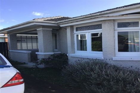 Photo of property in 3185 Great North Road, New Lynn, Auckland, 0600