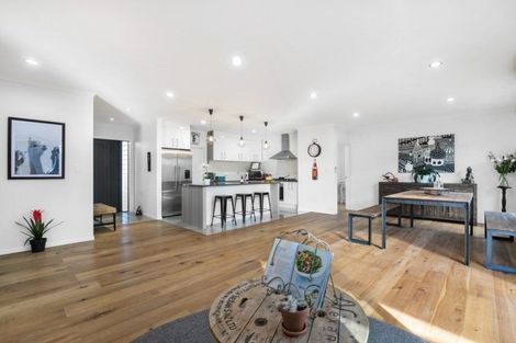 Photo of property in 330 Harbourside Drive, Karaka, Papakura, 2113