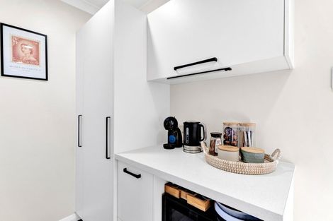 Photo of property in 7 Saxton Road, Upper Vogeltown, New Plymouth, 4310