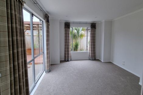 Photo of property in 23 Cambrian Crescent, Flat Bush, Auckland, 2016