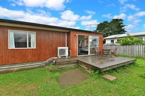 Photo of property in 55a Springs Road, Parakai, 0830