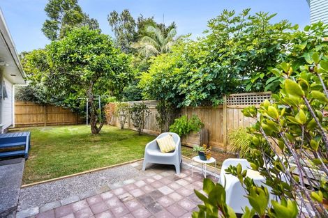 Photo of property in 60 Taikata Road, Te Atatu Peninsula, Auckland, 0610