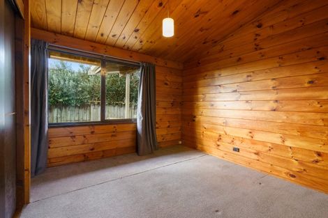 Photo of property in 305 Shakespeare Street, Leamington, Cambridge, 3432