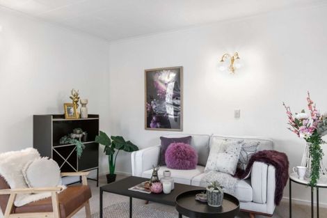 Photo of property in 25b Pehi Kupa Street, Waikanae, 5036