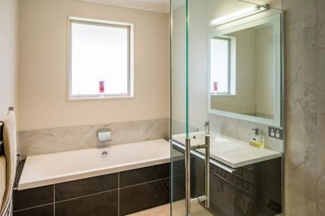 Photo of property in 7 Ships Cove, Whitby, Porirua, 5024