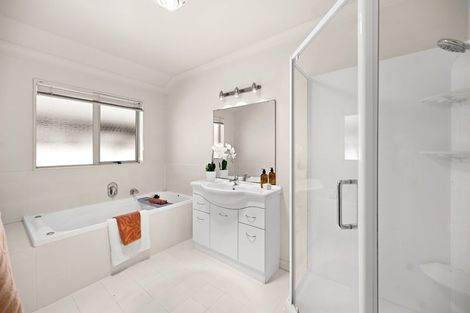 Photo of property in 2 Roderick Place, Rototuna, Hamilton, 3210