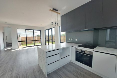Photo of property in 1/122 Archibald Road, Kelston, Auckland, 0602