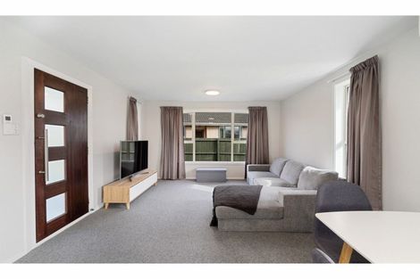 Photo of property in 36 Oakley Crescent, Hornby, Christchurch, 8042