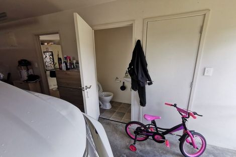 Photo of property in 80a Lynn Road, Bayview, Auckland, 0629