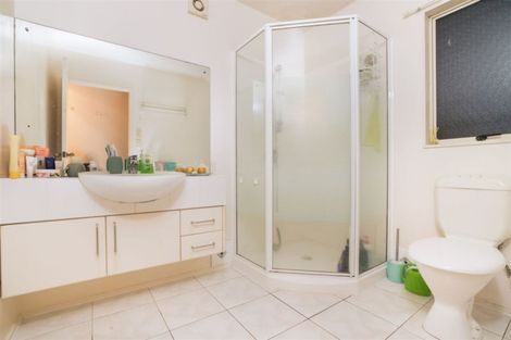 Photo of property in 10 Stephanie Close, Glenfield, Auckland, 0629