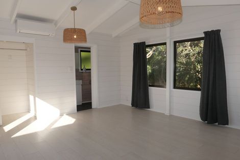 Photo of property in 1 Makora Road, Otaihanga, Paraparaumu, 5036