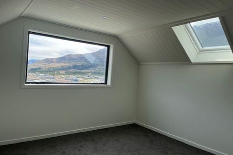 Photo of property in 10 Runholder Rise, Jacks Point, 9371