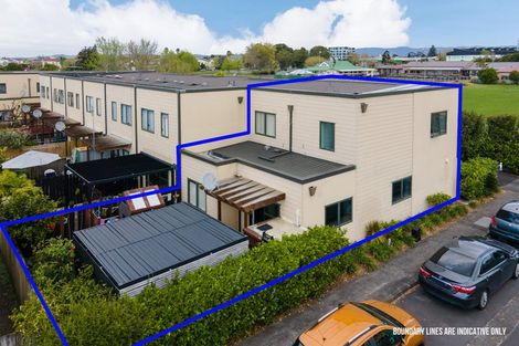 Photo of property in 1/15 Harbour View Road, Te Atatu Peninsula, Auckland, 0610