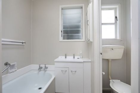 Photo of property in 2 Signal Street, Marton, 4710