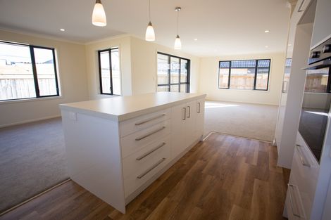 Photo of property in 7 Devon Lane, Carterton, 5713