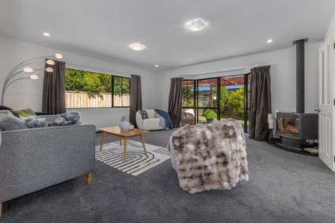 Photo of property in 136 Guildford Drive, Paraparaumu Beach, Paraparaumu, 5032