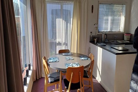 Photo of property in 2/132 Atkinson Road, Titirangi, Auckland, 0604