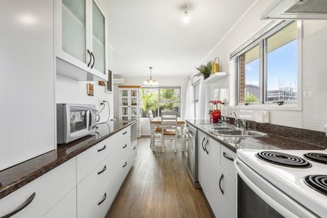 Photo of property in 5/9 Manuka Road, Bayview, Auckland, 0629