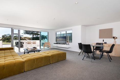 Photo of property in 135 Marine Parade, Mount Maunganui, 3116