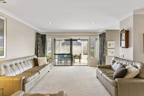 Photo of property in 25 Kilsyth Way, East Tamaki Heights, Auckland, 2016