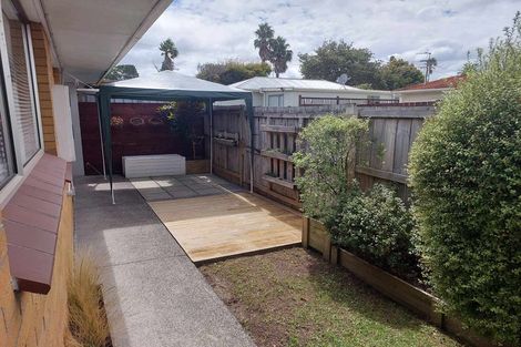 Photo of property in 2/29 Waterview Road West, Takanini, 2112