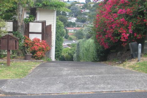 Photo of property in 2/12 Chequers Avenue, Glenfield, Auckland, 0629