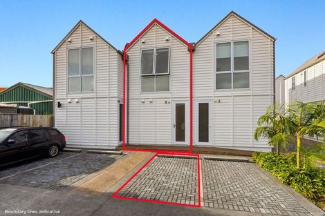Photo of property in 12 Titoki Close, Matakana, 0985