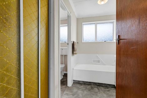 Photo of property in 2 Adrian Street, Stratford, 4332