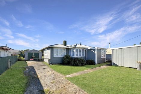 Photo of property in 15 Pratt Avenue, Foxton Beach, Foxton, 4815