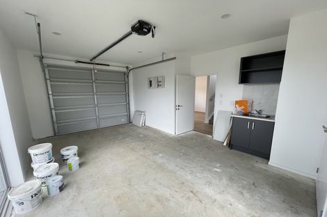 Photo of property in 17 Paparahi Place, Wainui, 0992